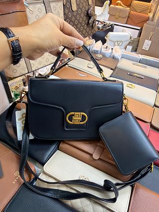 Bolsa pequeno com porta cartão junto
