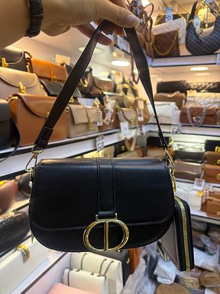 Bolsa pequeno com porta cartão junto
